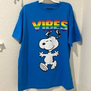 NEW never been worn VIBES Peanut shirt